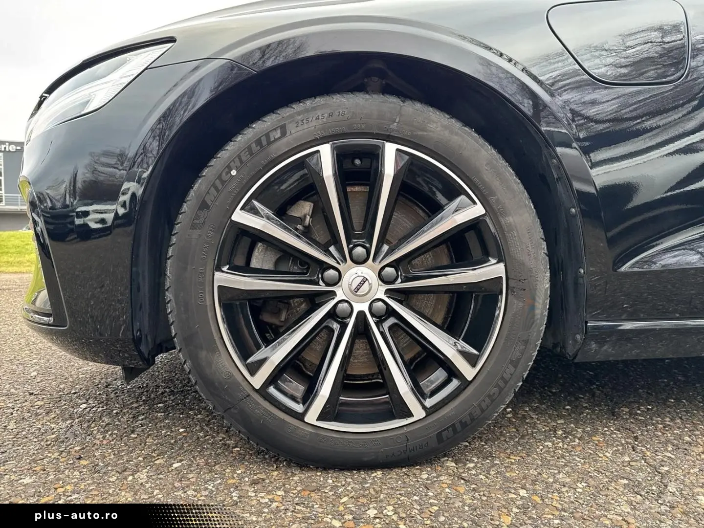 Volvo S60 Plus Dark Recharge Plug-In Hybrid AWD