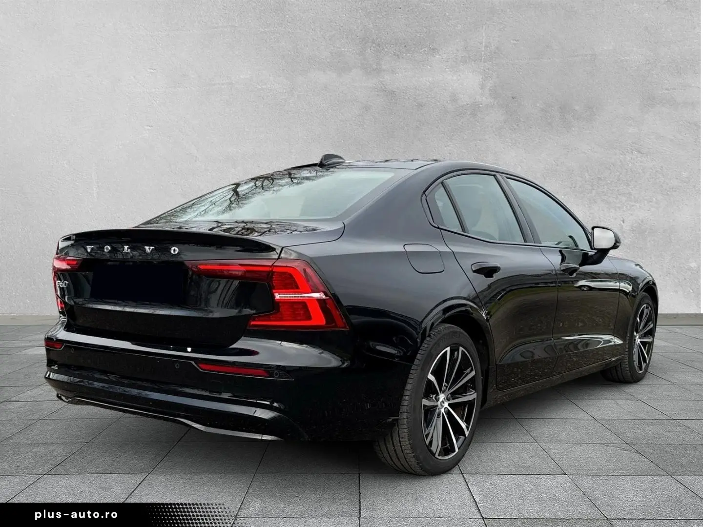 Volvo S60 Plus Dark Recharge Plug-In Hybrid AWD