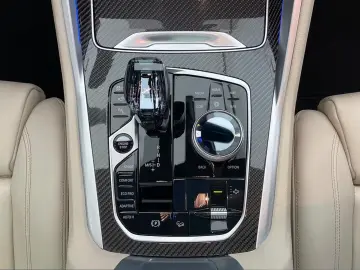 BMW X6 xDrive40d A M-Sport  SkyLou