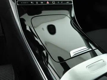 MERCEDES-BENZ C 200  Avantgarde Adv WinterP AHK 360  AR-Navi