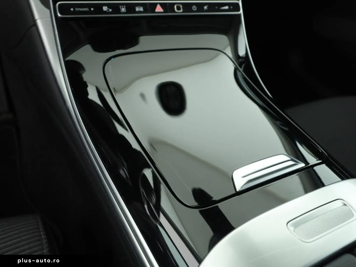 MERCEDES-BENZ C 200  Avantgarde Adv WinterP AHK 360  AR-Navi