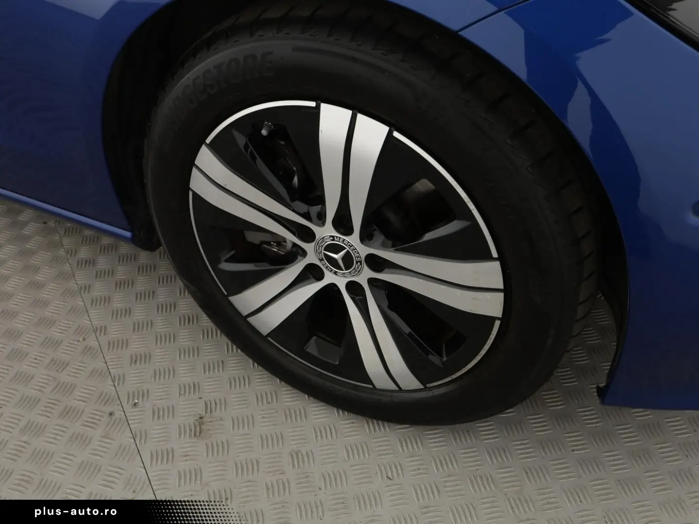 MERCEDES-BENZ C 200  Avantgarde Adv WinterP AHK 360  AR-Navi