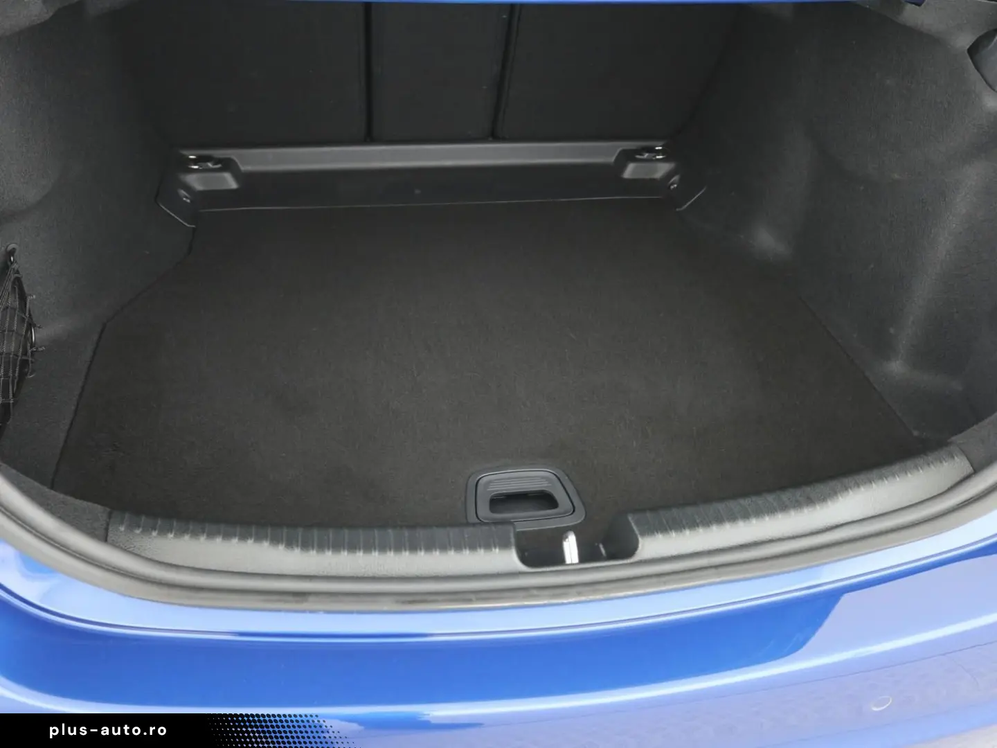 MERCEDES-BENZ C 200  Avantgarde Adv WinterP AHK 360  AR-Navi