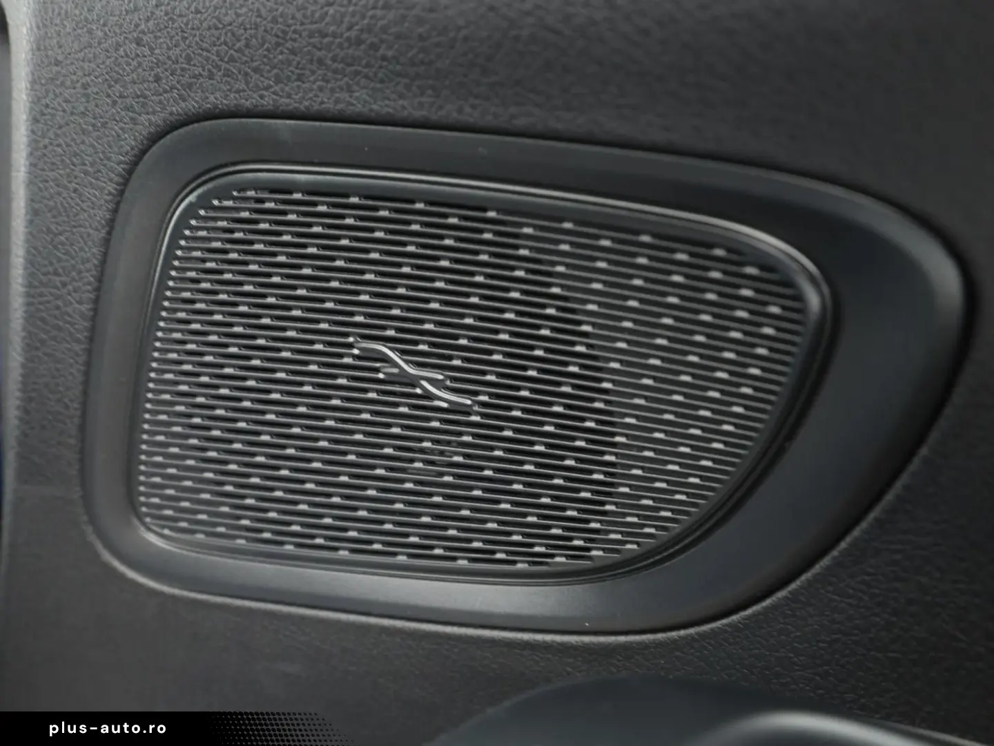 MERCEDES-BENZ C 200  Avantgarde Adv WinterP AHK 360  AR-Navi