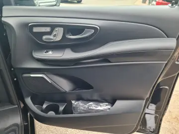 MERCEDES-BENZ V 300 d AMG LINE 4MATIC EXTRALANG AHK