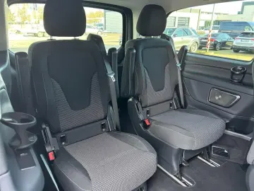 MERCEDES-BENZ V 300 d STYLE Lang 9GT LED AHK DISTR NAVI KAM