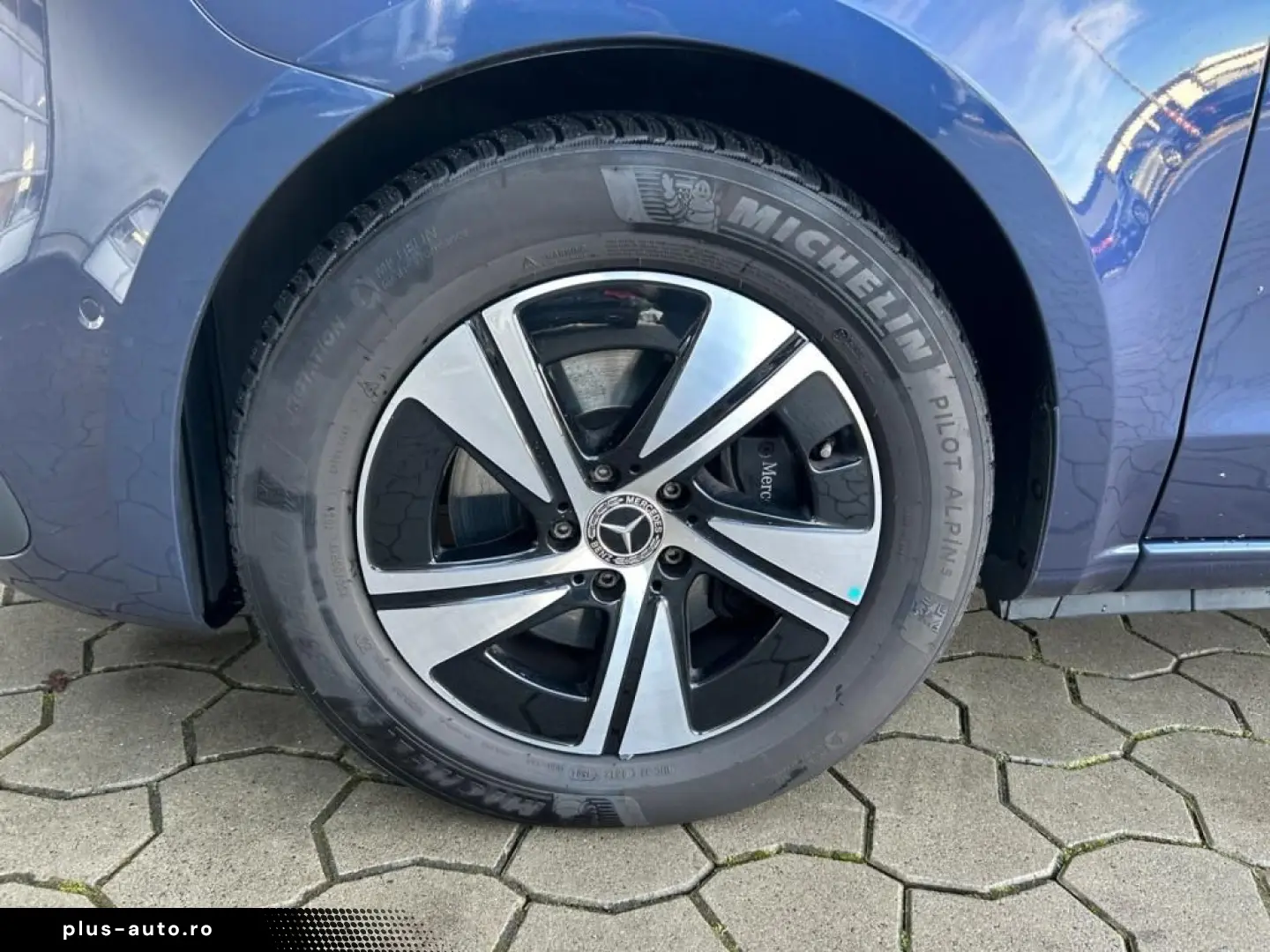 MERCEDES-BENZ V 300 d STYLE Lang 9GT LED AHK DISTR NAVI KAM