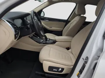 BMW X3 xDrive30e AHK LiveCockpitProf Head-Up Kamera