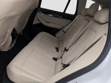 BMW X3 xDrive30e AHK LiveCockpitProf Head-Up Kamera