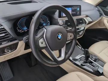 BMW X3 xDrive30e AHK LiveCockpitProf Head-Up Kamera