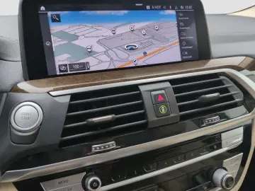 BMW X3 xDrive30e AHK LiveCockpitProf Head-Up Kamera