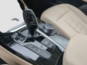 BMW X3 xDrive30e AHK LiveCockpitProf Head-Up Kamera