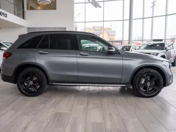 Mercedes-Benz GLC 300 e 4MATIC 9G-TRONIC  Business