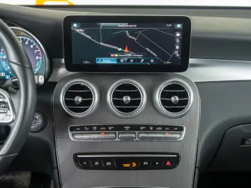 Mercedes-Benz GLC 300 e 4MATIC 9G-TRONIC  Business