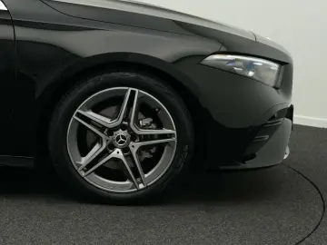 MERCEDES-BENZ A 200 d AMG-Line Distr Kamera Multi MBUX