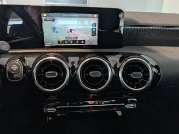 MERCEDES-BENZ A220d Limousine Progressive Aut. LED K&hellip;