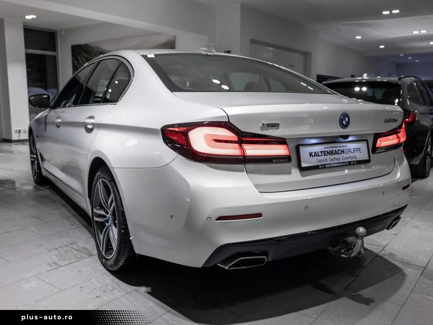 BMW 530e xDrive AHK HUD LED ACC W-LAN NAVI HGSD H K