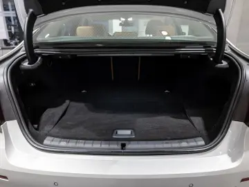 BMW 530e xDrive AHK HUD LED ACC W-LAN NAVI HGSD H K