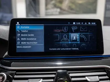 BMW 530e xDrive AHK HUD LED ACC W-LAN NAVI HGSD H K