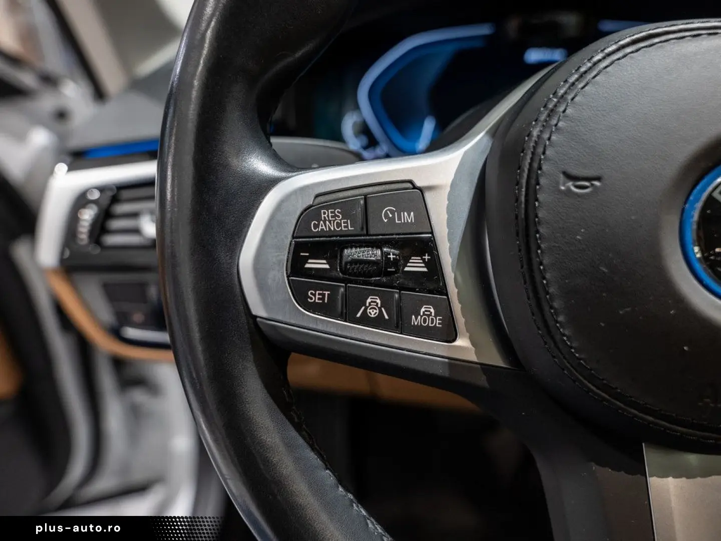 BMW 530e xDrive AHK HUD LED ACC W-LAN NAVI HGSD H K