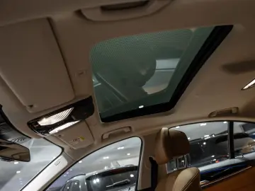 BMW 530e xDrive AHK HUD LED ACC W-LAN NAVI HGSD H K