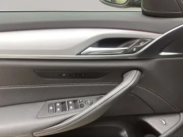 BMW 530d Limousine AHK LiveCockpitProf Head-Up HiFi