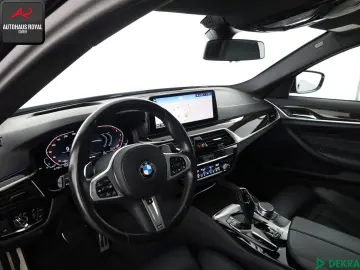 BMW 530 i xDrive M SPORT KEYLESS ACC MEMORY HEADUP