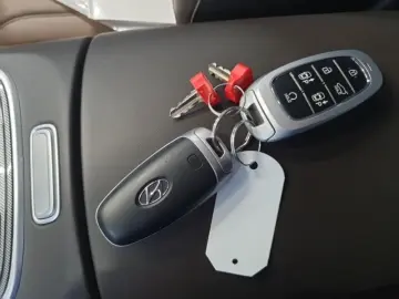 HYUNDAI SANTA FE 265 CP - PLUG-IN HYBRID – 4WD - PRIME