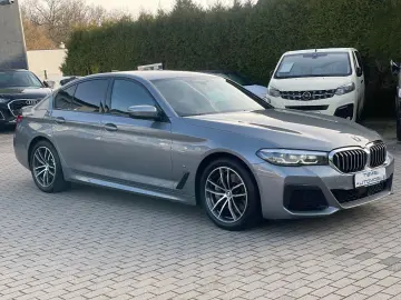 BMW 530 d xDrive M Sport 8xFach 360  Ahk Navi Leder