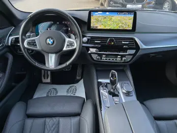 BMW 530 d xDrive M Sport 8xFach 360  Ahk Navi Leder