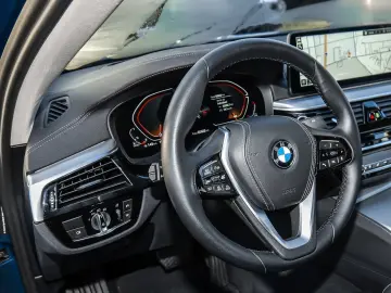 BMW 530d xDrive Luxury Line Limousine HuD LED Hifi A