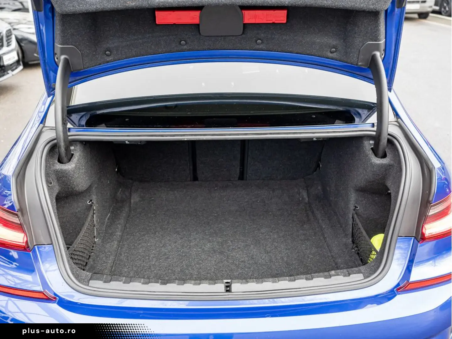 BMW 320d M-Sport AHK LED ACC NAVI KAMERA LEDER SHZ