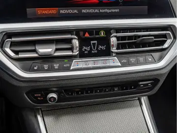 BMW 320d M-Sport AHK LED ACC NAVI KAMERA LEDER SHZ