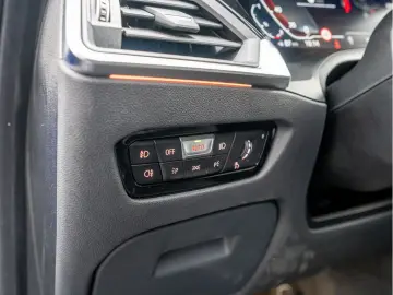 BMW 320d M-Sport AHK LED ACC NAVI KAMERA LEDER SHZ