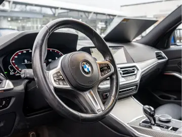 BMW 320d M-Sport AHK LED ACC NAVI KAMERA LEDER SHZ