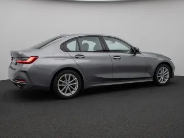 BMW 320e DAB HUD Komfort LED Sport Stop&Go 17Zoll