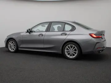 BMW 320e DAB HUD Komfort LED Sport Stop&Go 17Zoll