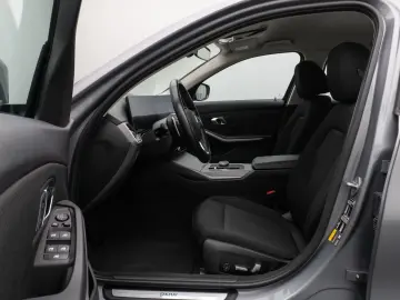 BMW 320e DAB HUD Komfort LED Sport Stop&Go 17Zoll