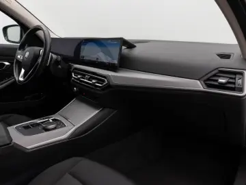 BMW 320e DAB HUD Komfort LED Sport Stop&Go 17Zoll