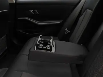 BMW 320e DAB HUD Komfort LED Sport Stop&Go 17Zoll