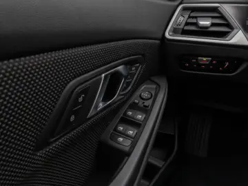 BMW 320e DAB HUD Komfort LED Sport Stop&Go 17Zoll