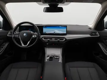 BMW 320e DAB HUD Komfort LED Sport Stop&Go 17Zoll