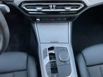 BMW 320d LIMOUSINE HUD DRIVING ASSIST SHZ