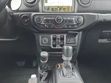 JEEP Gladiator Overland 3.0 CRD 4WD ACC Kamera SHZ