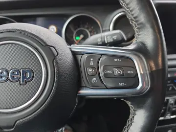 JEEP Gladiator Overland 3.0 CRD 4WD ACC Kamera SHZ