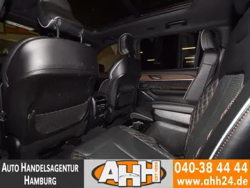 JEEP Grand Cherokee L 5.7 HEMI SUMMIT PANO LED NIGHT!