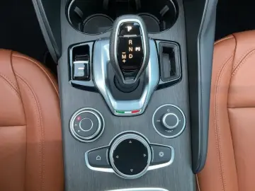 ALFA ROMEO Giulia Ti Q4 2.0 Turbo KAT ANDROID #NAVI