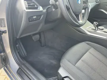 BMW 330 e Navigation LED RFK Sitzheizung Tempomat