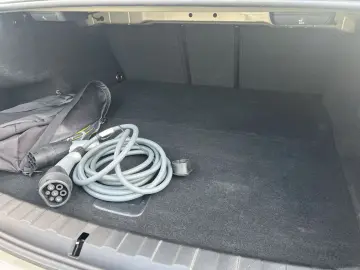 BMW 330 e Navigation LED RFK Sitzheizung Tempomat