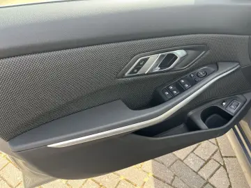 BMW 330 e Navigation LED RFK Sitzheizung Tempomat